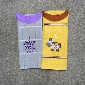 NWOT Baby Towel Bibs Embroidered 2 Pk Age 1-5